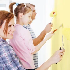 Einfache Verarbeitung von Dispersionsfarbe an der Zimmerwand - Einfache Verarbeitung von Dispersionsfarbe an der Zimmerwand